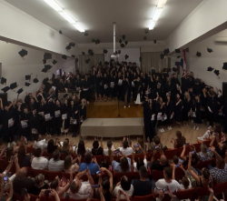 Maturantima dodijeljene svjedodžbe